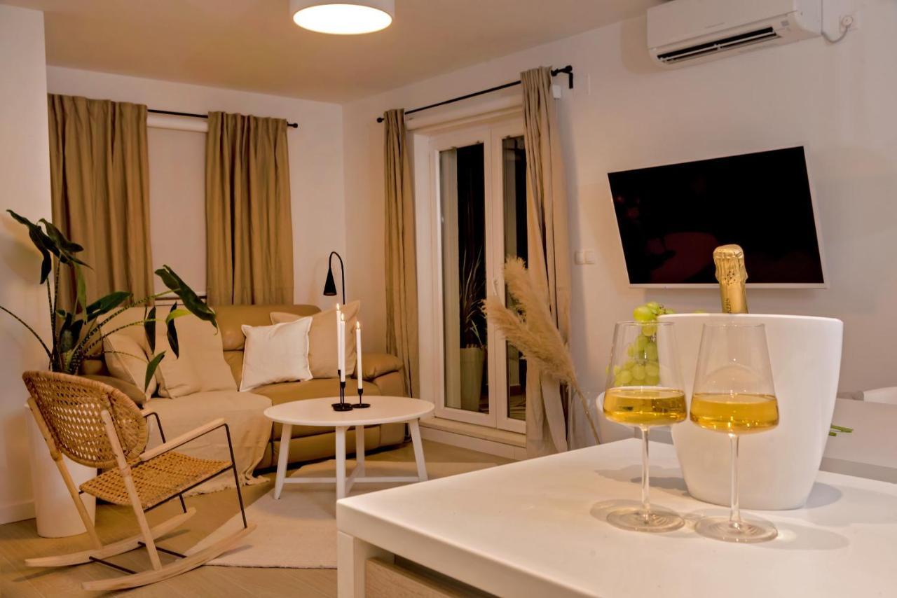 Marula Holiday Home - With Heated Pool Marina Eksteriør bilde
