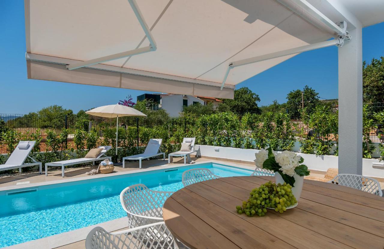 Marula Holiday Home - With Heated Pool Marina Eksteriør bilde