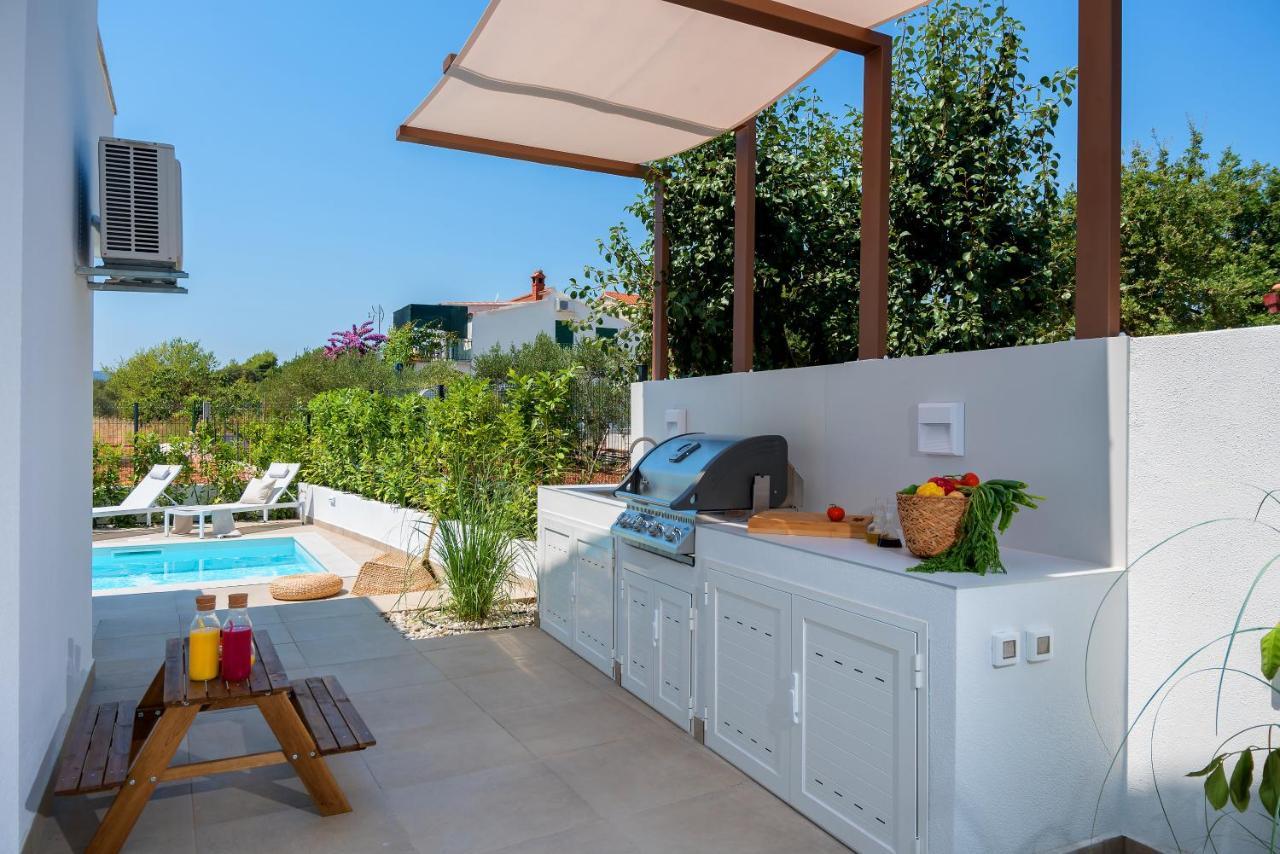 Marula Holiday Home - With Heated Pool Marina Eksteriør bilde