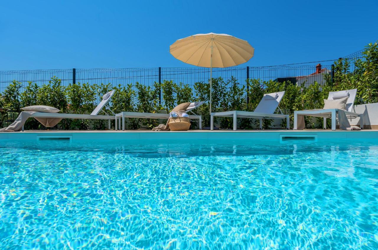 Marula Holiday Home - With Heated Pool Marina Eksteriør bilde
