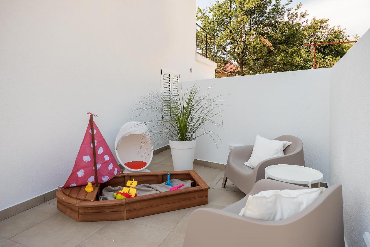 Marula Holiday Home - With Heated Pool Marina Eksteriør bilde