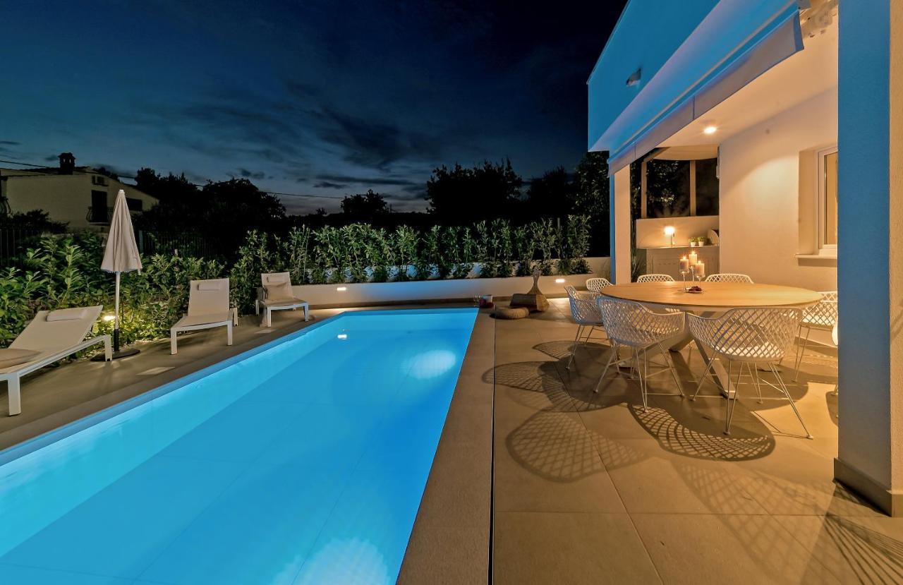 Marula Holiday Home - With Heated Pool Marina Eksteriør bilde