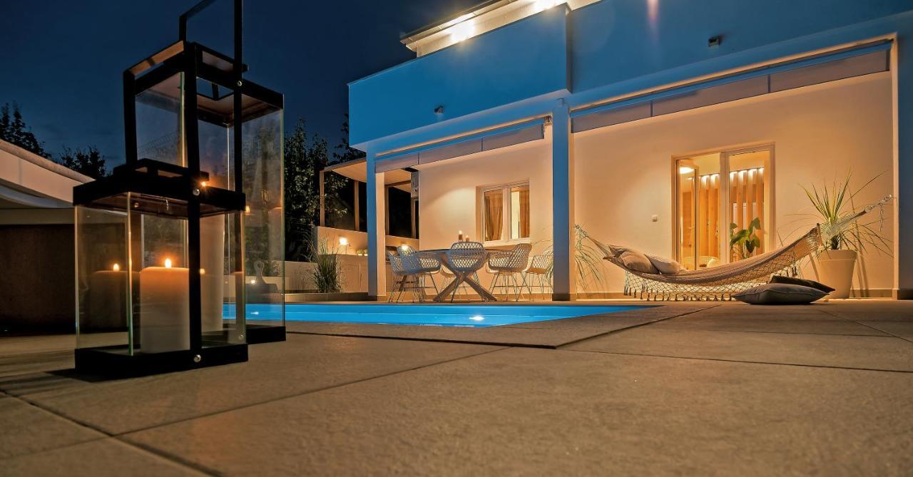 Marula Holiday Home - With Heated Pool Marina Eksteriør bilde