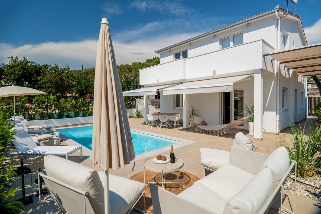 Marula Holiday Home - With Heated Pool Marina Eksteriør bilde